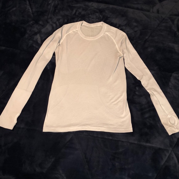 Lululemon women’s shirt - Picture 1 of 5